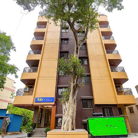 Fabhotel Gaurav Galaxy Pune Bagian luar foto