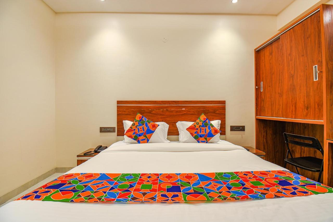 Fabhotel Gaurav Galaxy Pune Bagian luar foto