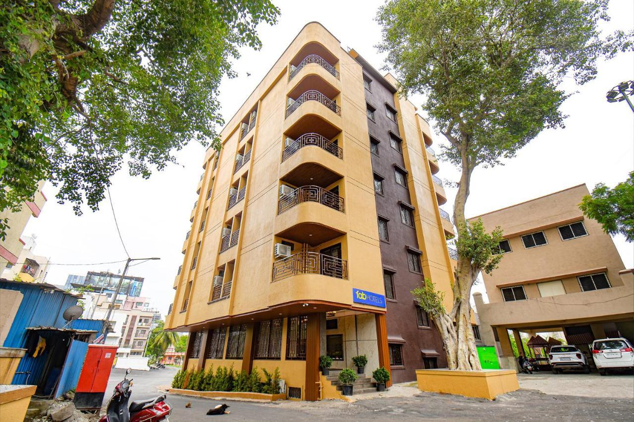 Fabhotel Gaurav Galaxy Pune Bagian luar foto